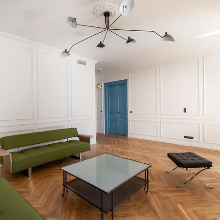 Haussmannien Pres Des Halles Et De La Gare - Sur Cour - Calme شقة *